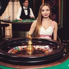 Pengguna mematuhi aturan dan etika saat bermain sports dan casino di idn45